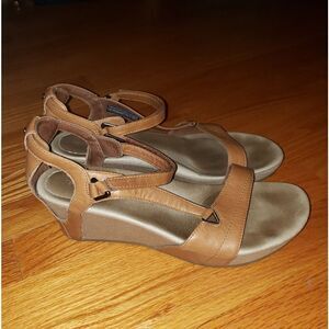 Teva tan brown Slingback wedges